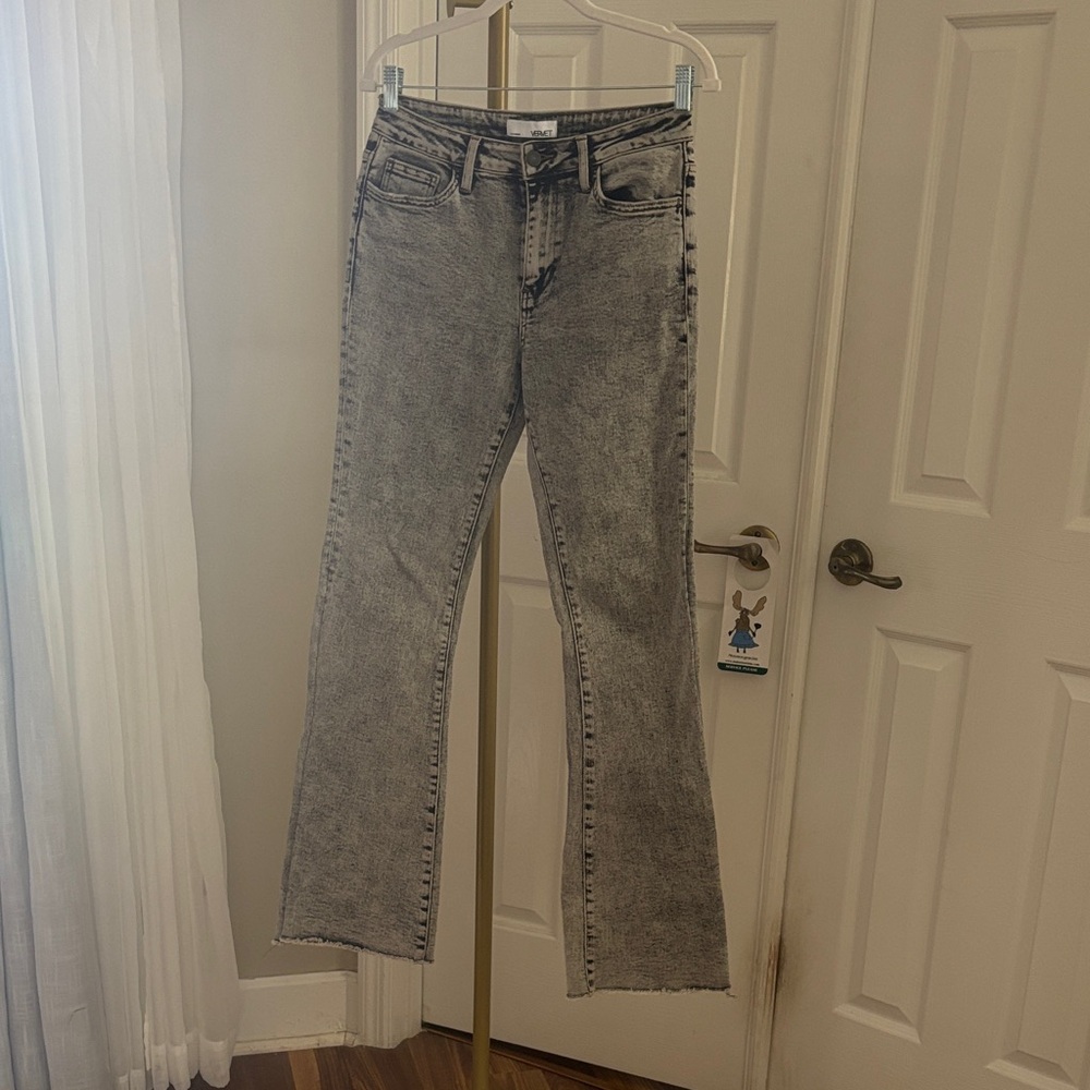 NEW Vervet Women's Black Acid Mineral Wash Slight Flare Jeans 28 x 33